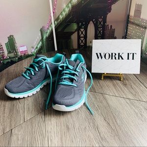 Sketchers Memory Foam Sneakers NEW!